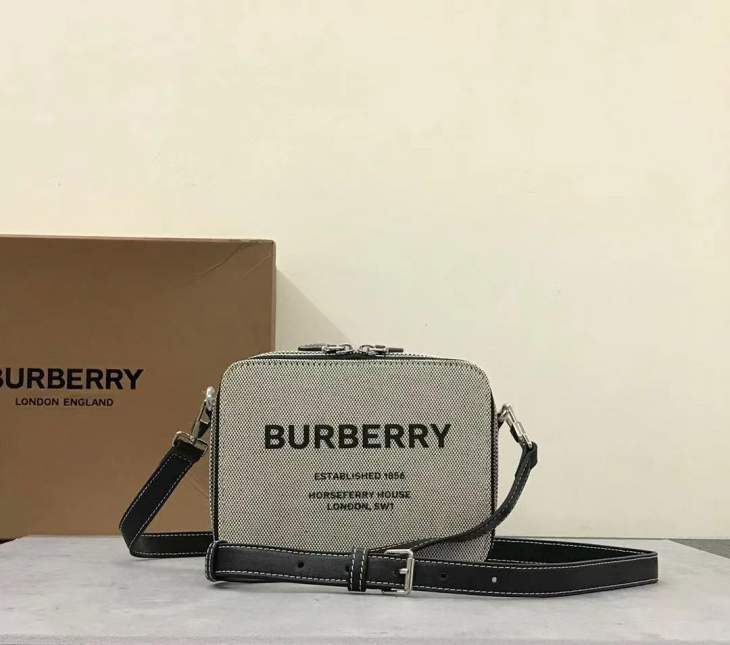 Picture of Burberry Mens Bags _SKUfw100922266fw